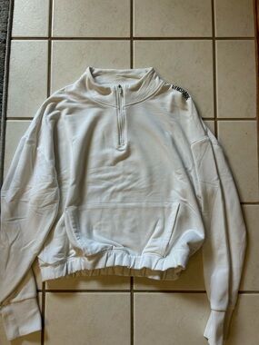 Gymshark Women’s White Half-Zip Pullover Cropped Sweatshirt